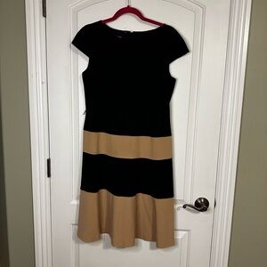 Jones New York Elegant Black and Tan Dress